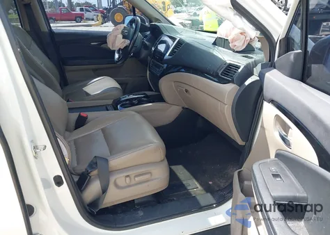 2017 Honda Pilot Touring из США, поврежденный, VIN 5FNYF6H91HB098315